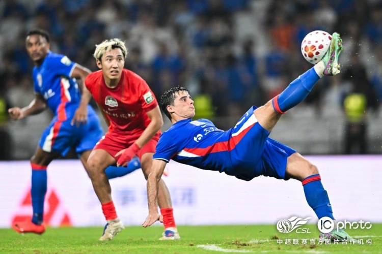 高天意百场传射 申花4-1逆转河南队 高天意百场传射 申花4-1逆转河南队