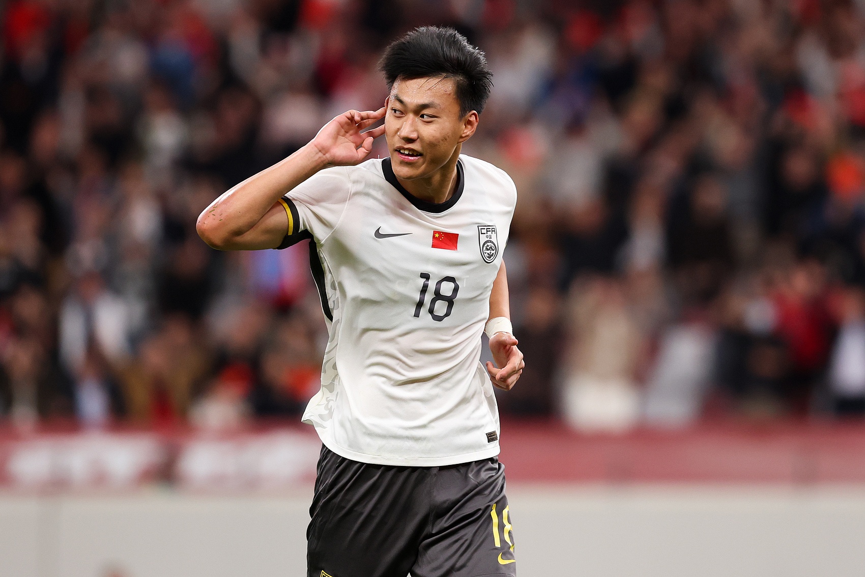 杜月徵首次入选成年国家队，是铜梁龙队史第二位入选国家队的球员