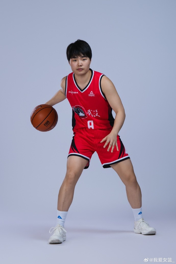 媒体人：王佳琦很不错 奈何伤病太多 中国女篮1号位真没储备了