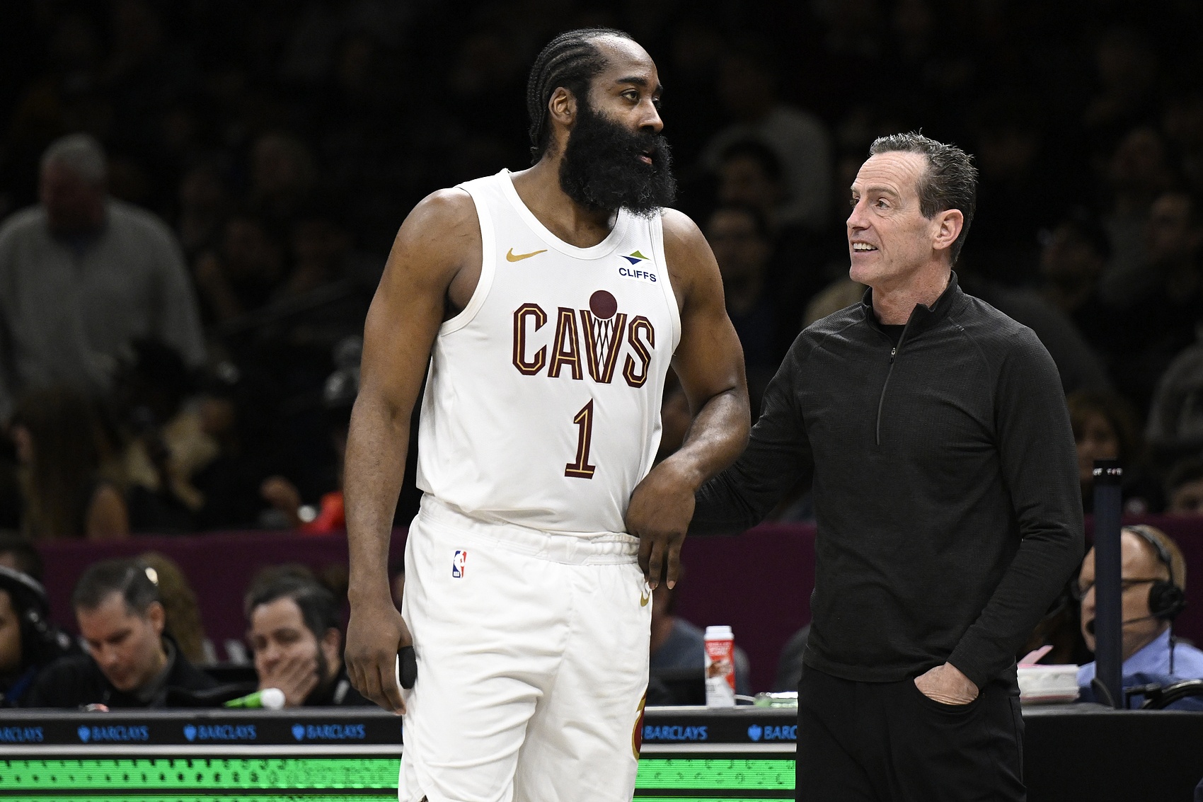 夸张!哈登10个赛季造三分犯规领跑NBA 生涯共747次&库里304次 夸张!哈登10个赛季造三分犯规领跑NBA 生涯共747次&库里304次